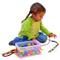 Lot de 650 perles de formes et couleurs assorties + 6 lacets - Image 2