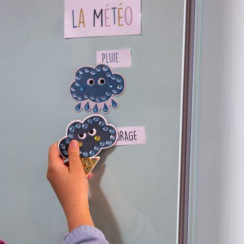 Illustration de : Lot de 10 magnets à strasser météo et émotions