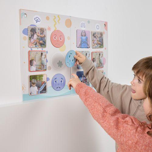 Illustration de : In your shoes - Miniland