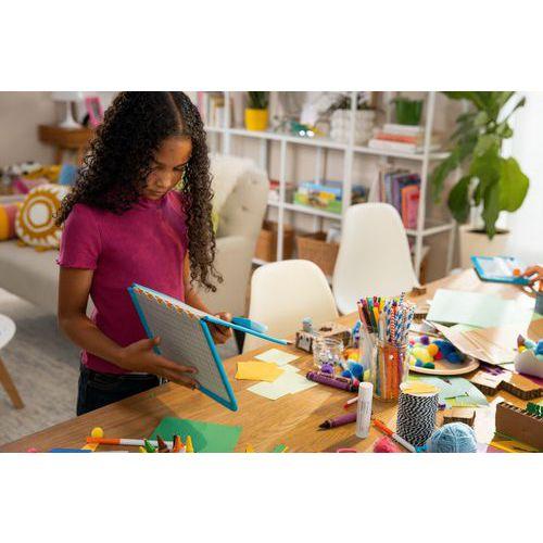 Illustration de : Stylo découpeur avec tapis - Fiskars