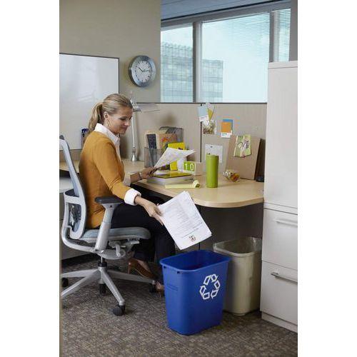 Illustration de : Poubelle rectangulaire Rubbermaid de bureau bleue - 26 L - Rubbermaid