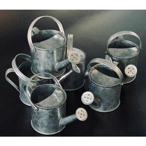 Illustration de : Arrosoir en zinc 60 x 120 x 60 mm