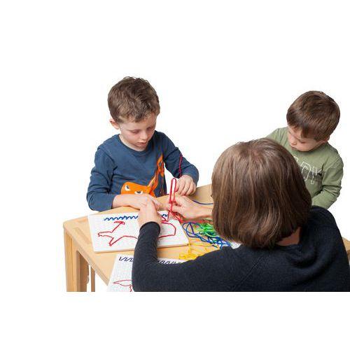 Illustration de : Atelier fil à dessiner