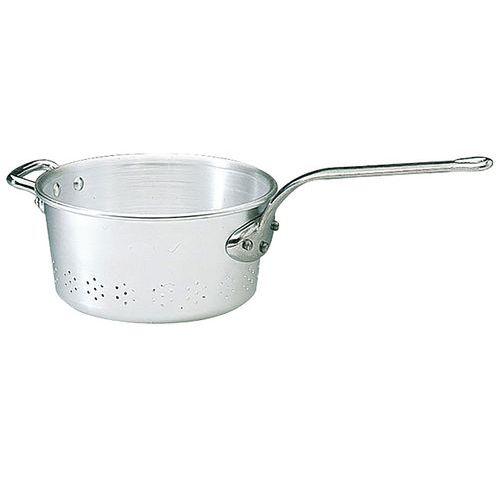Illustration de : Passoire à gras à queue en aluminium