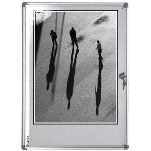 Illustration de : Vitrine murale d'intérieur Atlas fond tôle Planorga