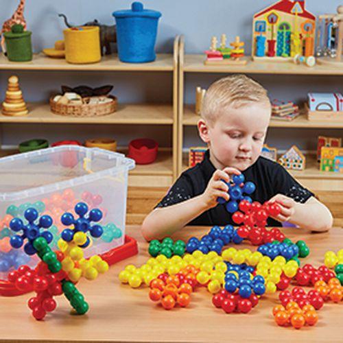 Illustration de : Connecteur étoile géante - 60 pièces multicolores - Hope Education