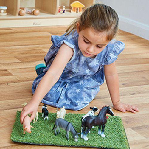 Illustration de : Animaux de la ferme - 8 figurines - Hope Education