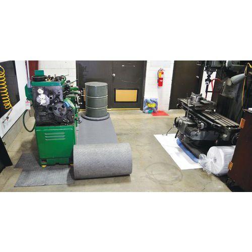 Illustration de : Absorbant universel CMC recyclé - En rouleau - Manutan Expert