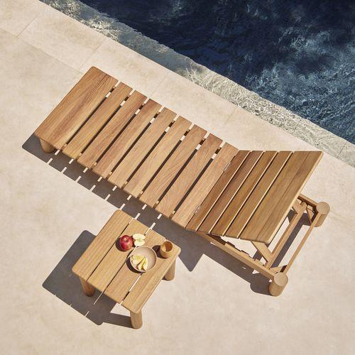 Illustration de : Bain de soleil Bari assise et structure Iroko