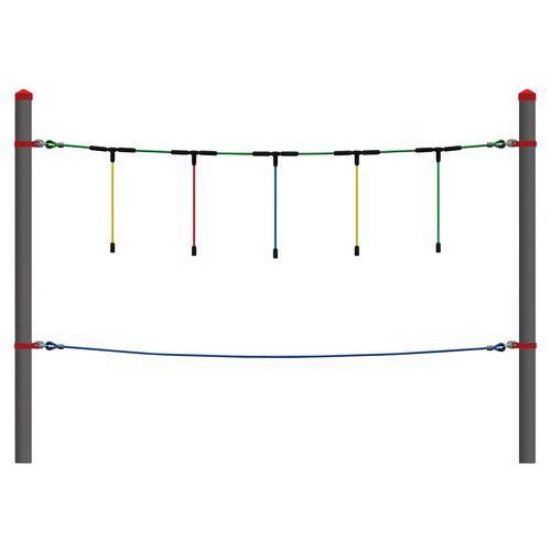 Illustration de : Corde d équilibre sans poteaux Huck