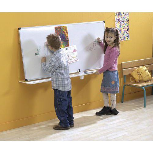 Illustration de : Pupitre mural blanc émaillé - Ulmann