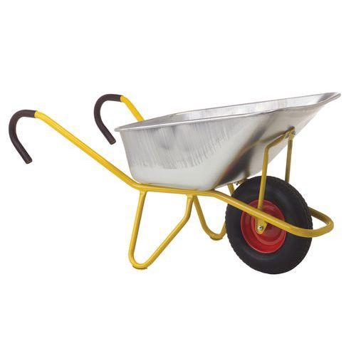 Illustration de : Brouette à béton ergonomique cuve galva 110L