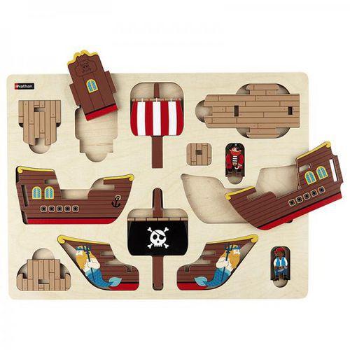 Illustration de : Première maquette - Le bateau pirate - Nathan