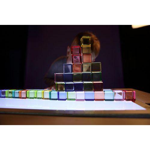 Illustration de : Lot 10 cubes transparents pour maison en bois - Eduplay